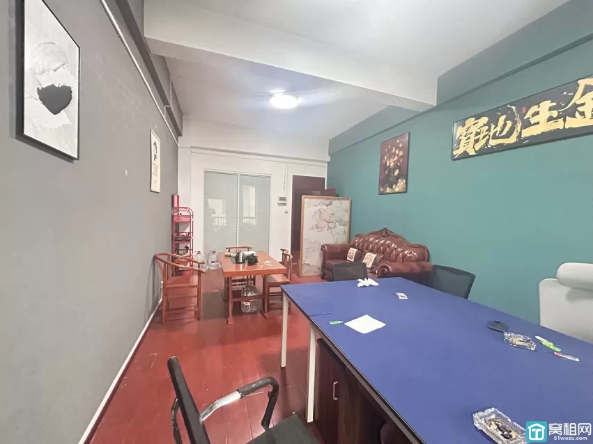 宁波富港电商城43平，精装修，独立空调，带家具办公室出租