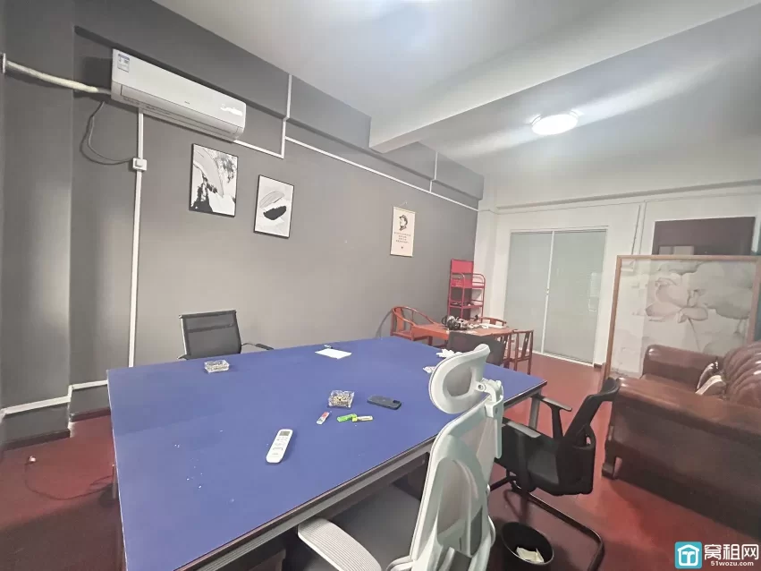 宁波富港电商城43平，精装修，独立空调，带家具办公室出租