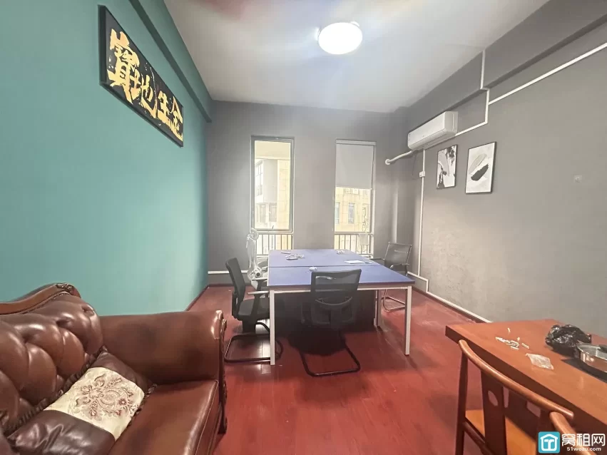 宁波富港电商城43平，精装修，独立空调，带家具办公室出租