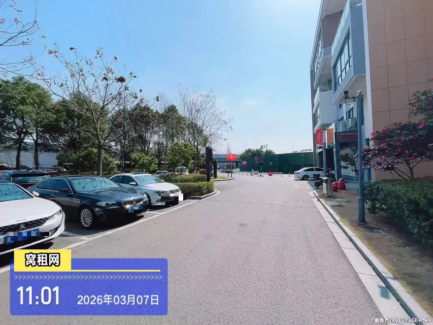 宁波富港电商城停车场收费