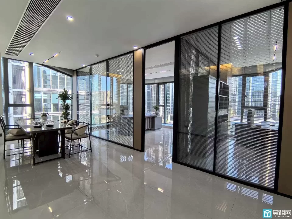 看江景！宁波明迪大厦120平米，朝南，带全套家具，地铁口位置！