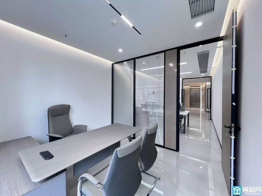 宁波研发园对面明迪大厦出租60平 电梯口朝南办公室