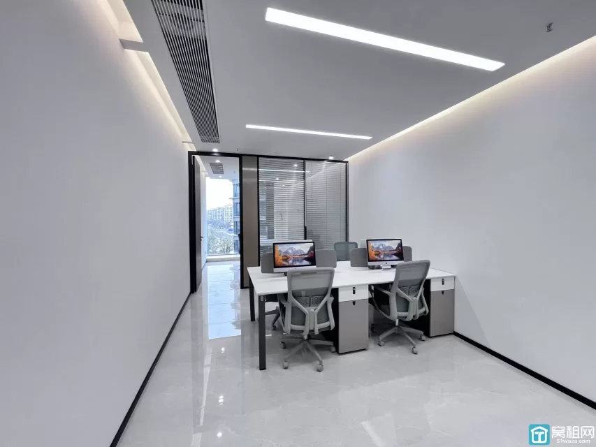 宁波研发园对面明迪大厦出租60平 电梯口朝南办公室