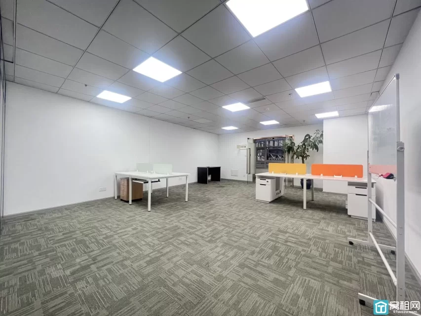 宁波水街美豪大厦办公室出租114平一个隔间朝西写字楼