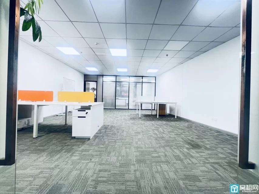 宁波水街美豪大厦办公室出租114平一个隔间朝西写字楼