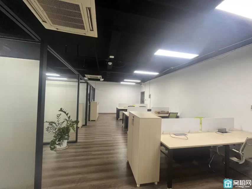 海曙区政府旁鼓楼地铁站附近和创大厦288.86平方米办公用房出租