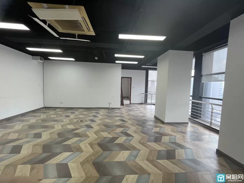 海曙区政府旁鼓楼地铁站附近和创大厦288.86平方米办公用房出租