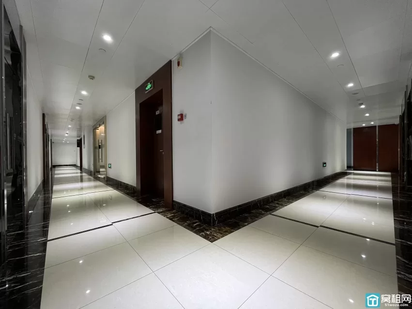 海曙区政府旁鼓楼地铁站附近和创大厦288.86平方米办公用房出租