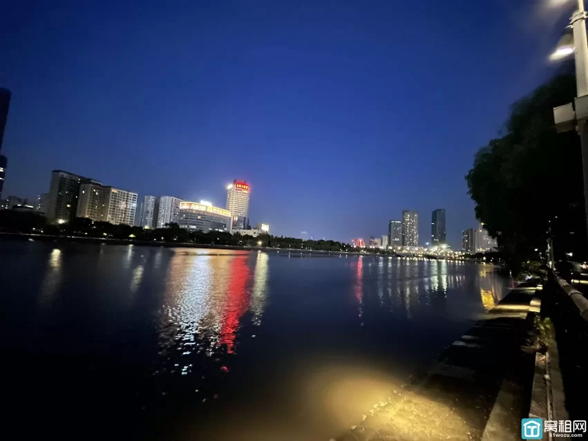 海曙区政府旁鼓楼地铁站附近和创大厦288.86平方米办公用房出租