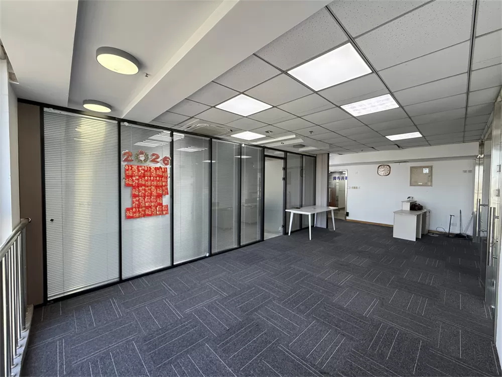 宁波银晨国际1号楼甲级写字楼主楼房东直租建筑面积170平方米