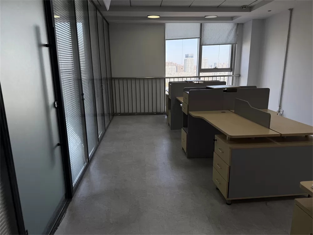 宁波银晨国际1号楼甲级写字楼主楼房东直租建筑面积170平方米