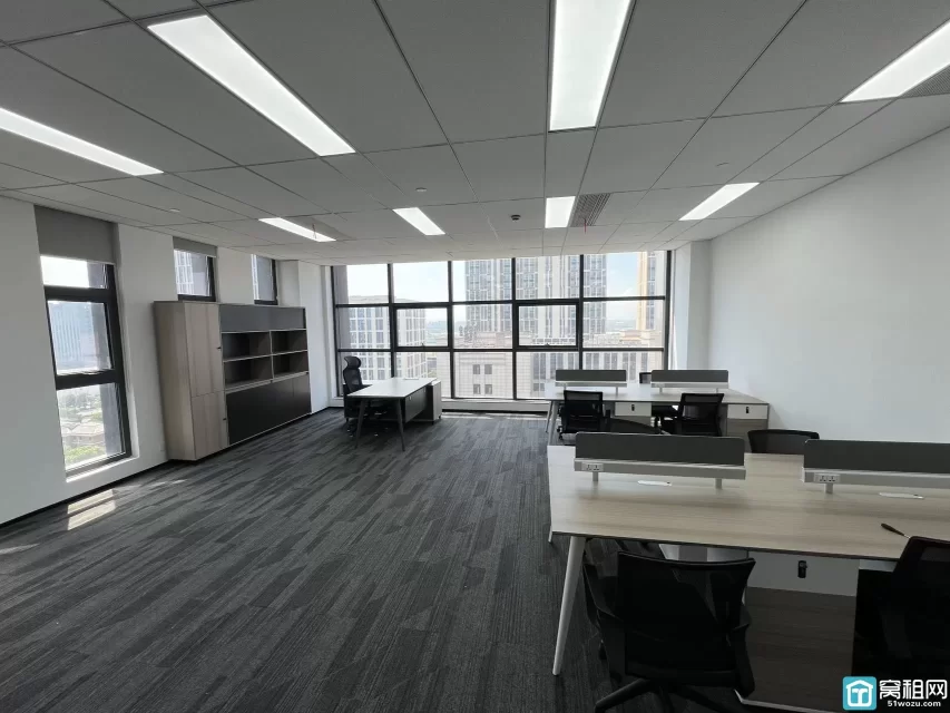 宁波前洋写字楼恒凯大厦 94平方  东南朝向 5800元/月（含水电物业、除空调）