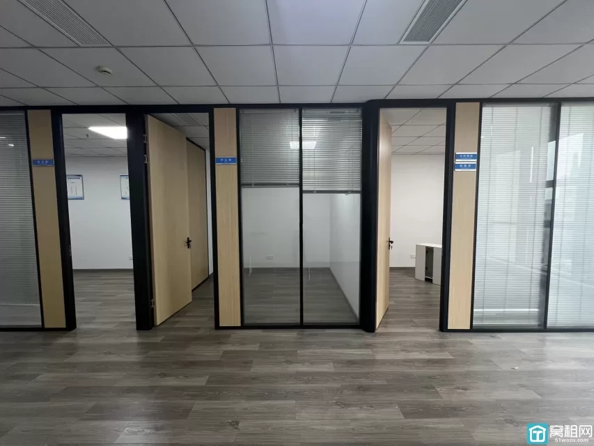 宁波江北洪塘恒凯大厦 125平方  朝南 三个隔间  5200元/月