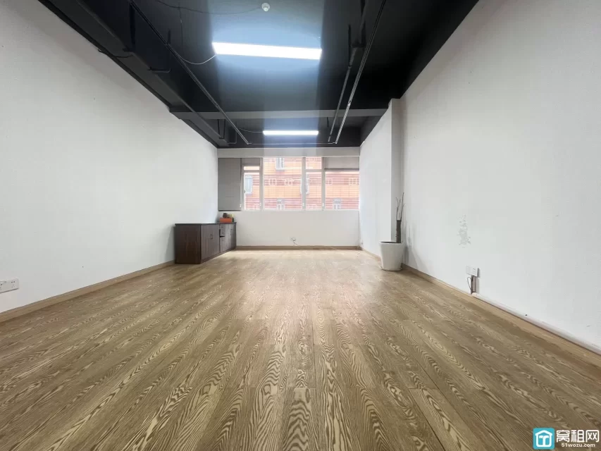 宁波水街美豪大厦70平朝北大通间，一个储藏室单价1.2