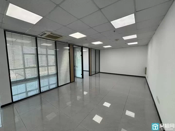 宁波鸿安大厦高层，全新精装145平，朝东2隔间，特价1.25每平每天