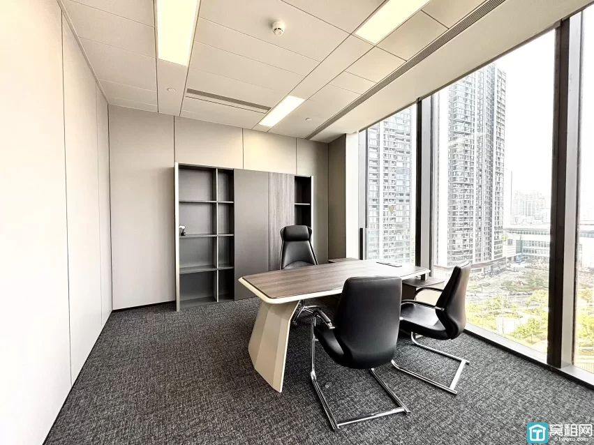 宁波塔建筑面积：204.19平出租精装修三个隔间，带家具