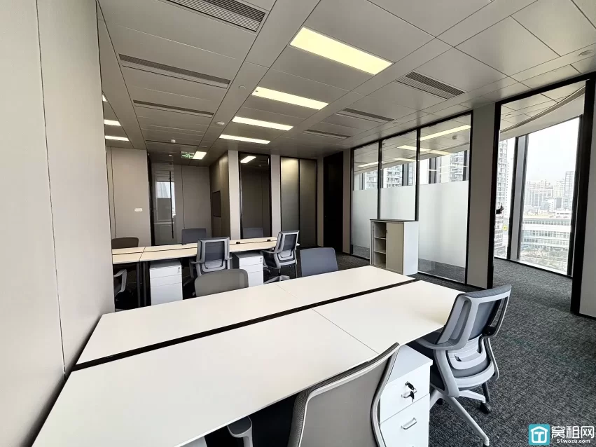 宁波塔建筑面积：204.19平出租精装修三个隔间，带家具