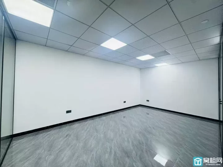 宁波城南A座208平 价格8500元全新装修  3隔间