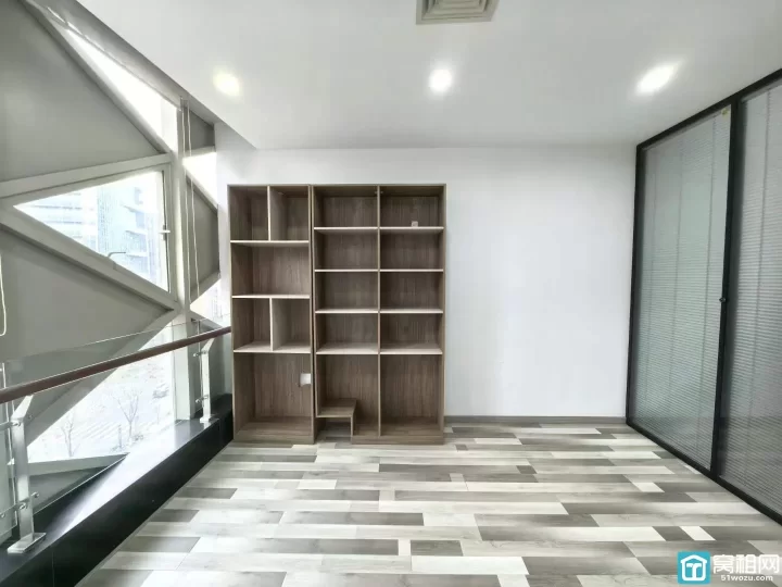 宁波南洋大厦75㎡精装办公室出租朝东，采光充足