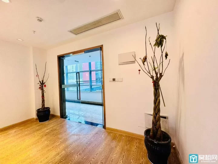 宁波南部商务区水街大厦大通间面积70平，单价只要1.2元