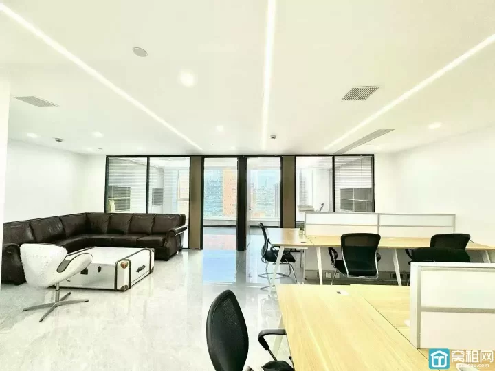 宁波南苑云荟酒店 135平，南部商务区，电梯口位置，精装修3隔间