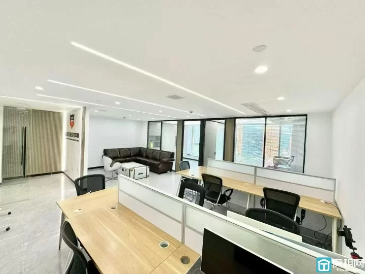 宁波南苑云荟酒店 135平，南部商务区，电梯口位置，精装修3隔间