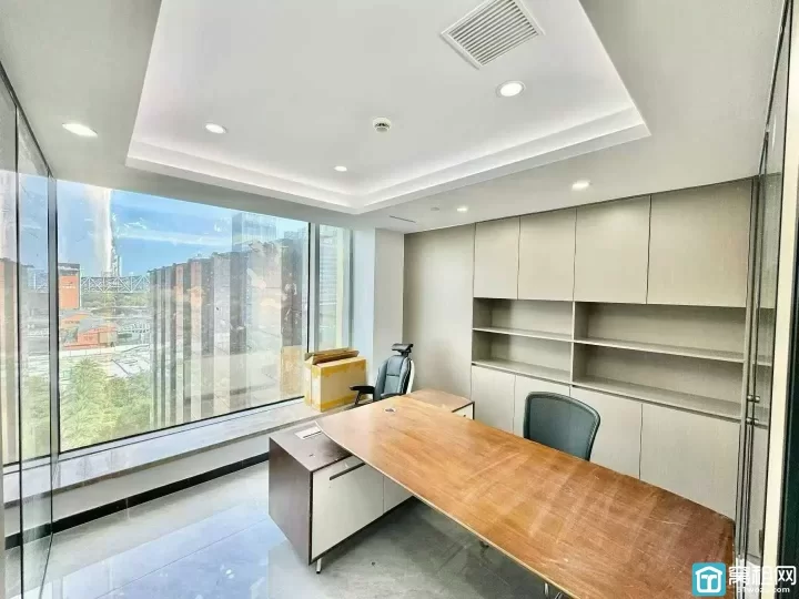 宁波南苑云荟酒店 135平，南部商务区，电梯口位置，精装修3隔间