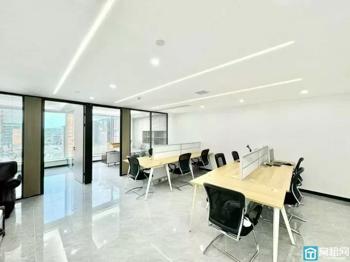 宁波南苑云荟酒店 135平，南部商务区，电梯口位置，精装修3隔间