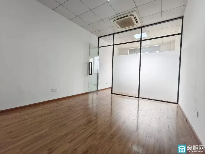 宁波潘火下应核心写字楼和悦科技大厦｜特价办公室2000全包43.6㎡朝南小户型，采光通透