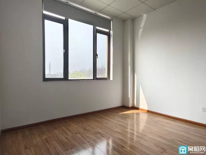 宁波潘火下应核心写字楼和悦科技大厦｜特价办公室2000全包43.6㎡朝南小户型，采光通透