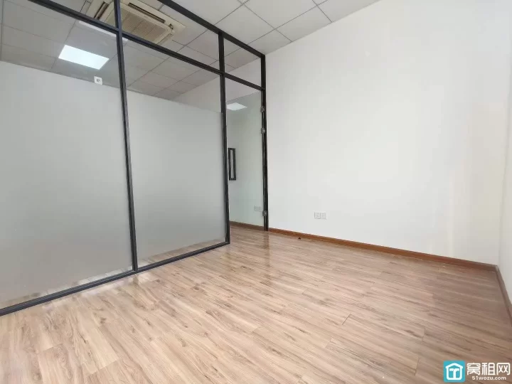 宁波潘火下应核心写字楼和悦科技大厦｜特价办公室2000全包43.6㎡朝南小户型，采光通透