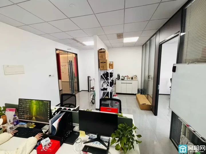 海曙龙湖天街对面面积75平方 精装 全面交付 写字楼4100元/月出租