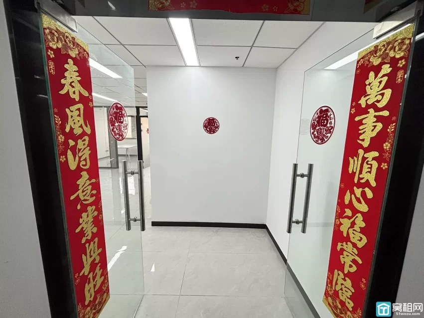 宁波海曙区平安大厦125平米电梯口精装修办公室出租