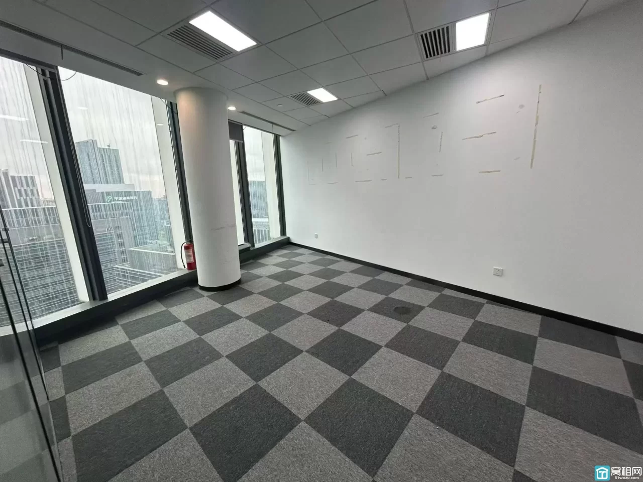 宁波东部新城 中银大厦139平，一个隔间，白菜价单价1.4元