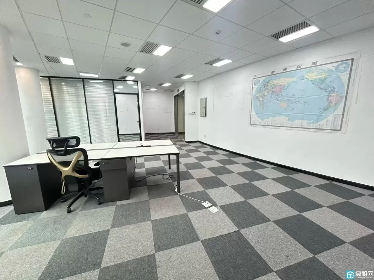 宁波东部新城 中银大厦139平，一个隔间，白菜价单价1.4元