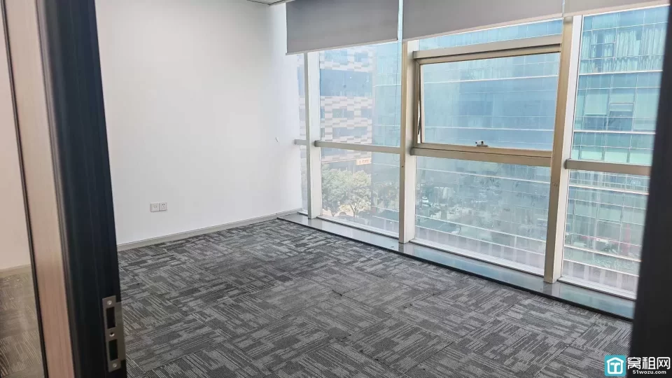 宁波广博丽景中心出租215平，东北双面采光，2隔间，10400元每月