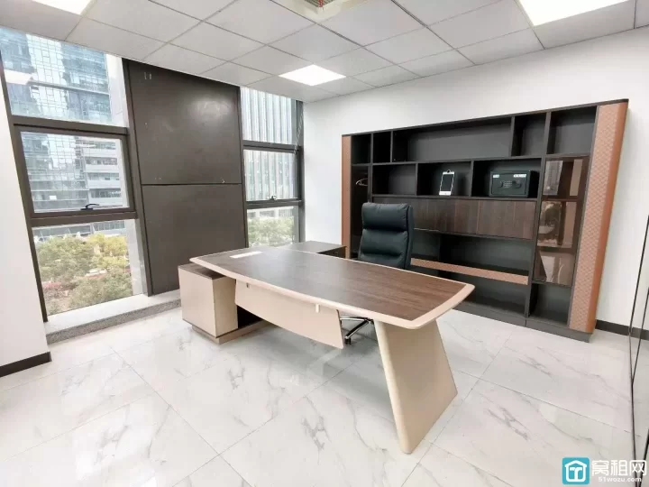 房东直租，泰康大厦，215平，精装3隔间，带全套家具