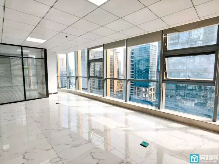 房东直租，国骅大厦262平东南北三面，采光无敌