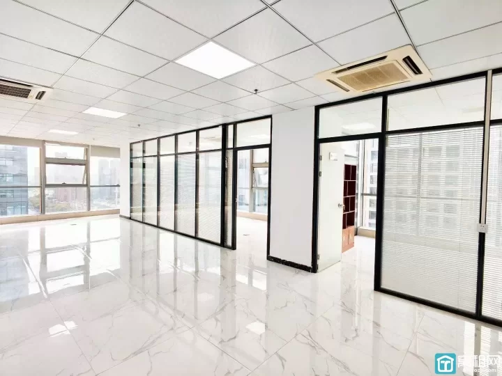 房东直租，国骅大厦262平东南北三面，采光无敌