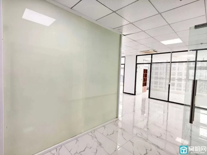 房东直租，国骅大厦262平东南北三面，采光无敌