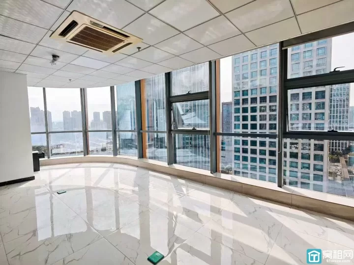 房东直租，国骅大厦262平东南北三面，采光无敌