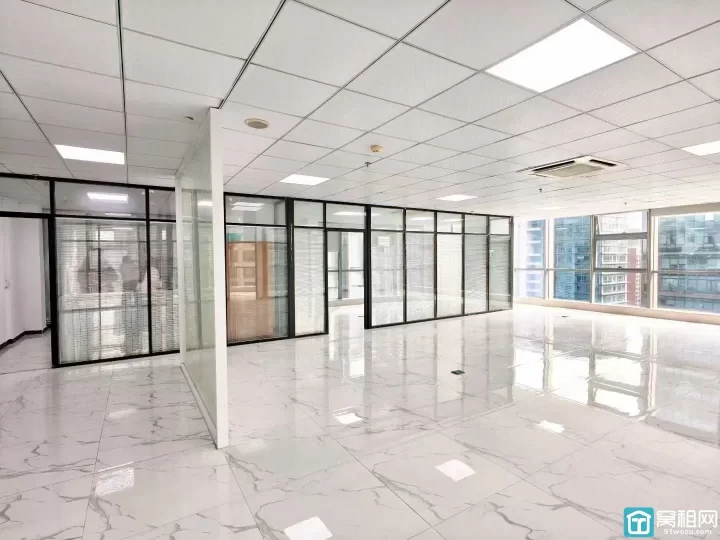 房东直租，国骅大厦262平东南北三面，采光无敌