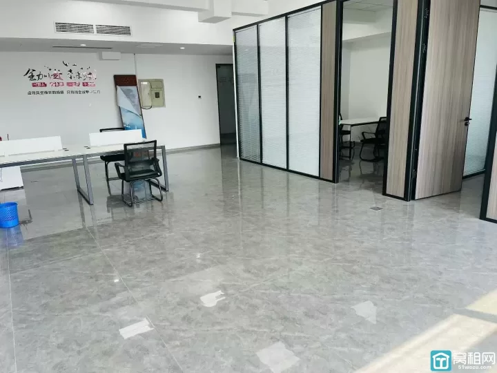 宁波海曙丽园尚都138平新出 来谈就租带家具办公室出租5100元