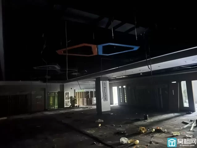 老江东 泰富广场 建面1400平 ，单价1.3元 包物业费 招台球，教育培训，足浴，各类展厅