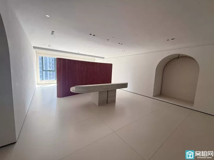 宁波和荣大厦386方，单价1.58，电梯口，朝南。