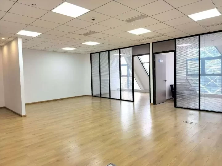宁波汇鼎158.33平办公室出租 户型方正2隔间 随时可入住