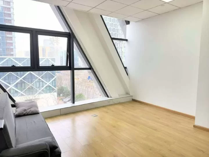 宁波汇鼎158.33平办公室出租 户型方正2隔间 随时可入住