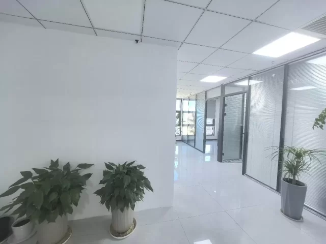 宁波鄞州区汇华大厦办公室115平出租 东北双面采光