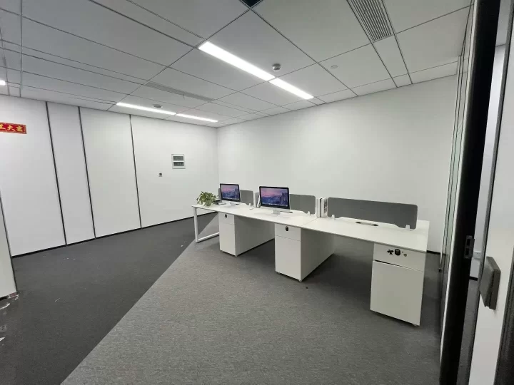 东部新城国际会展中心隔壁宁兴国贸大厦122平，格局已改好，稳定客户可配家具～