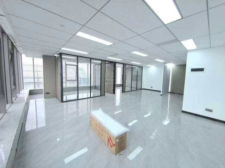 宁波城南商务大厦A座​160平方，豪装2隔间写字楼出租